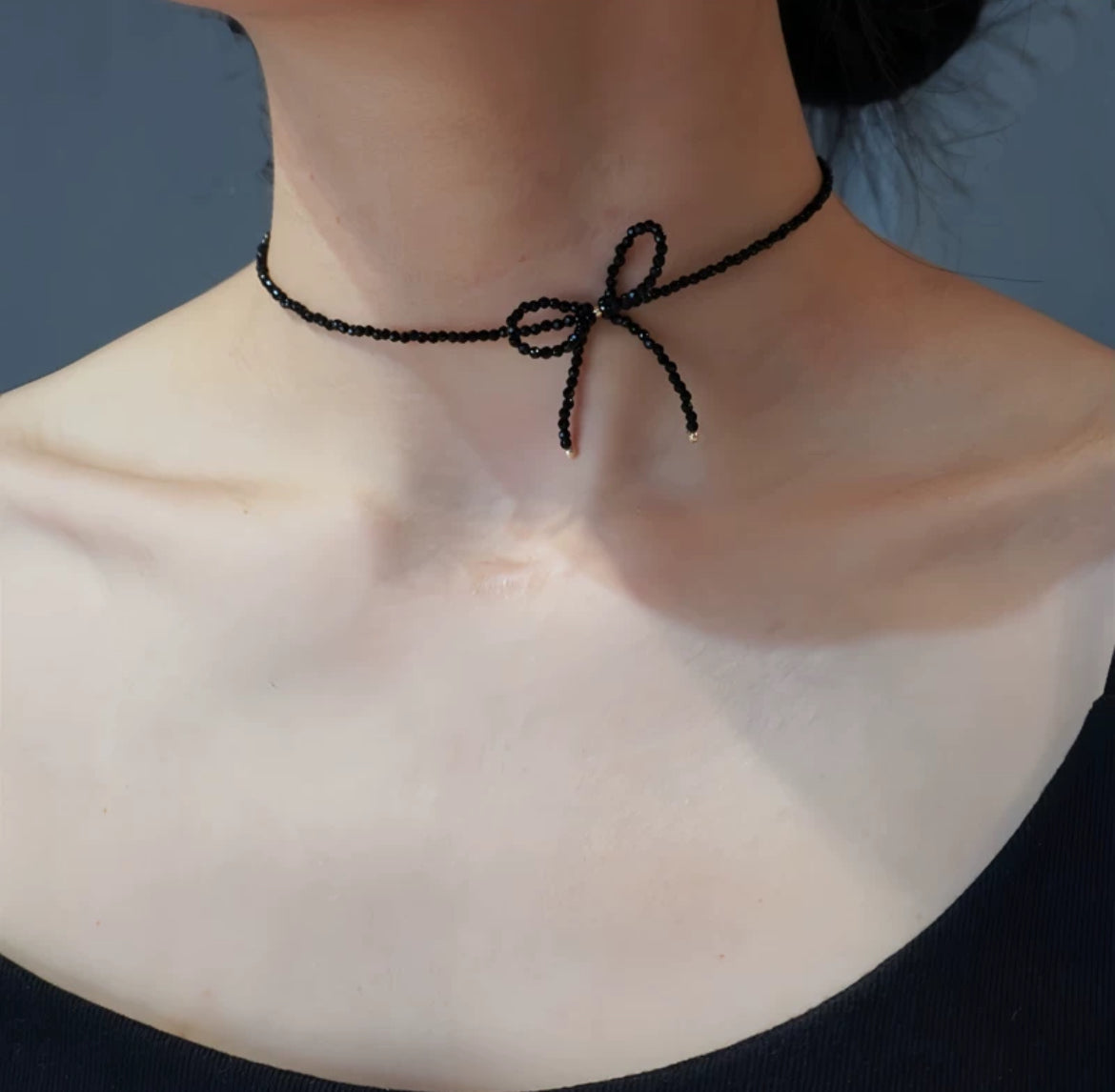 Elegant high-end bow necklace